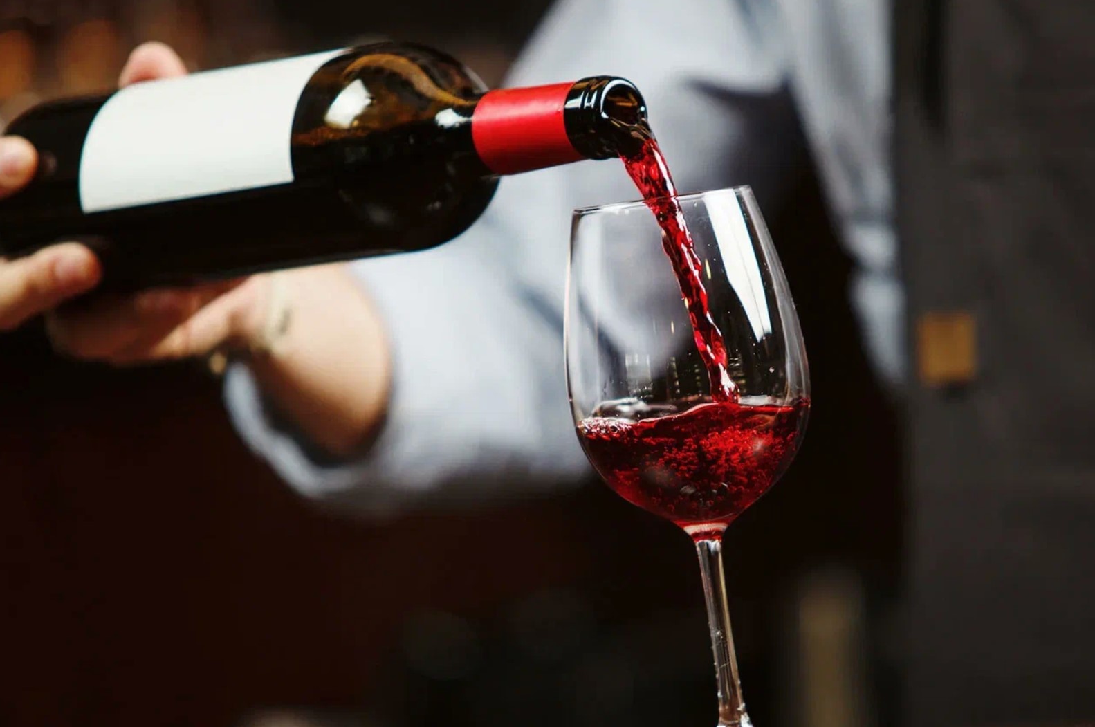 Как подавать вино: советы, правила, нюансы