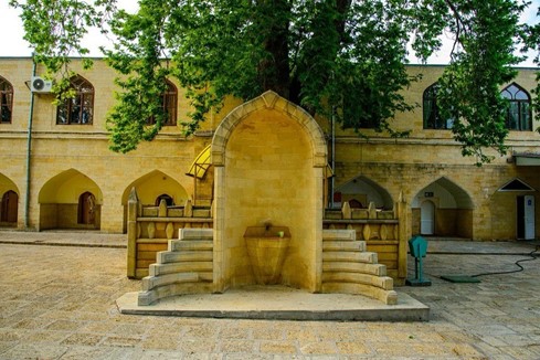 Внутренний двор Джума-мечети