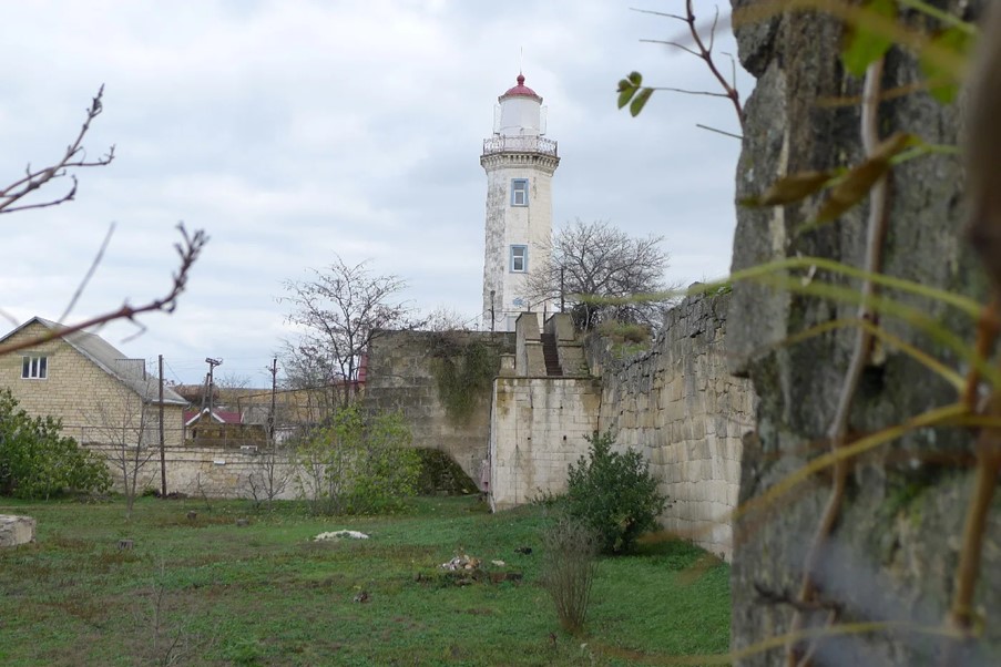 Дербентский маяк фотография